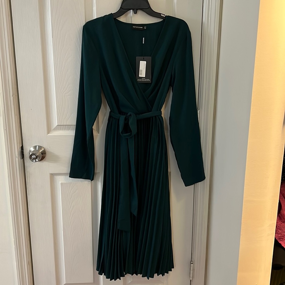 Pleated midi dress size 10